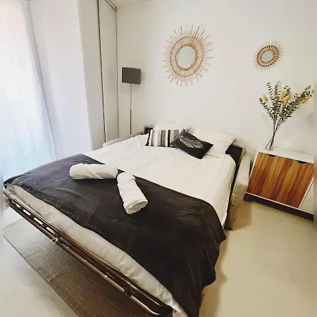 Appartement Studio Moderne A Proximite Des Arenes Nîmes